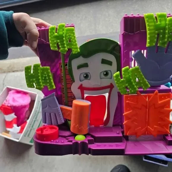 Fisher-Price Imaginext DC Super Friends The Joker's Fun House playset - Picture 1 of 1